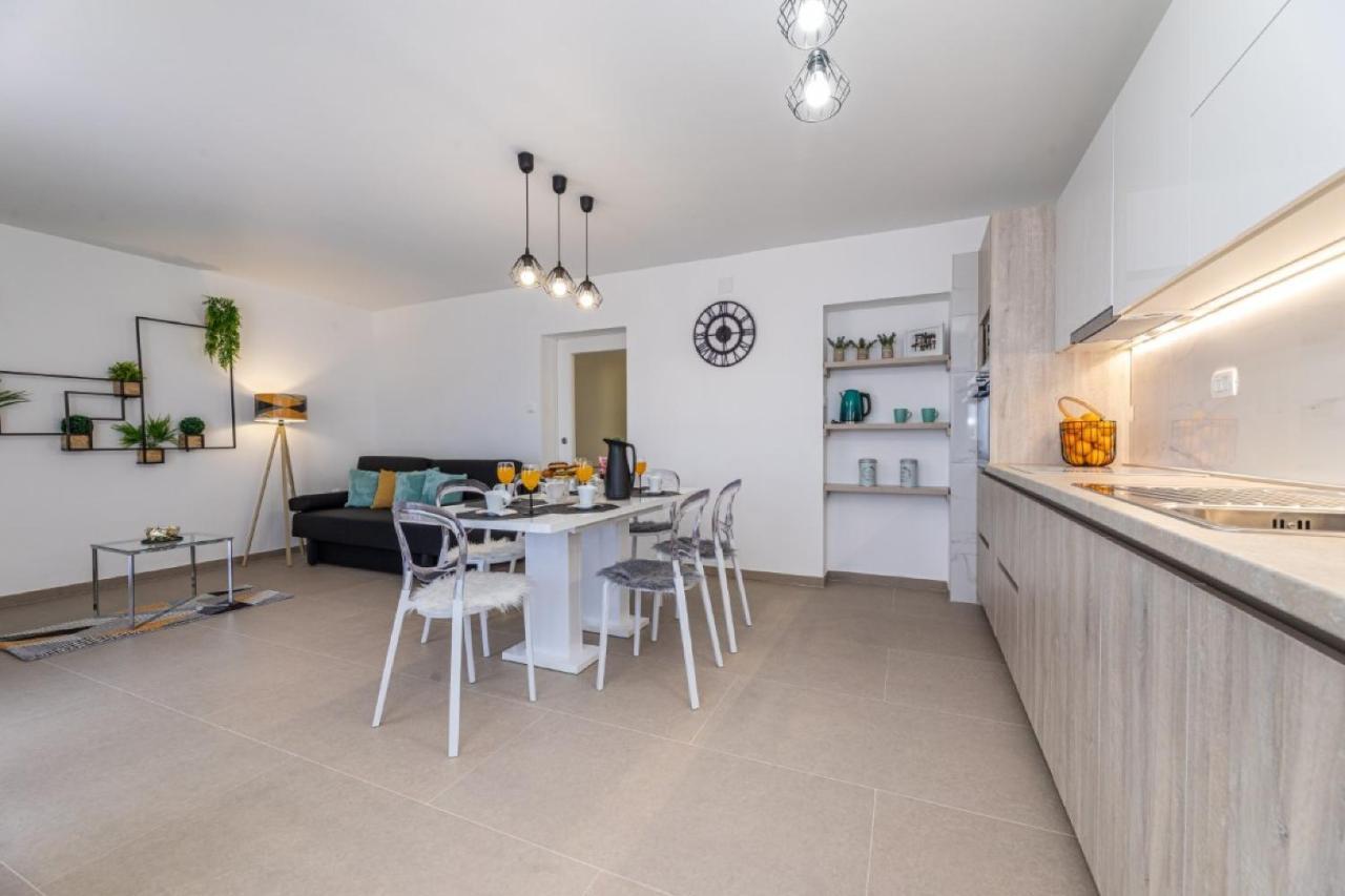 Apartman Grzetic ชิโล ภายนอก รูปภาพ